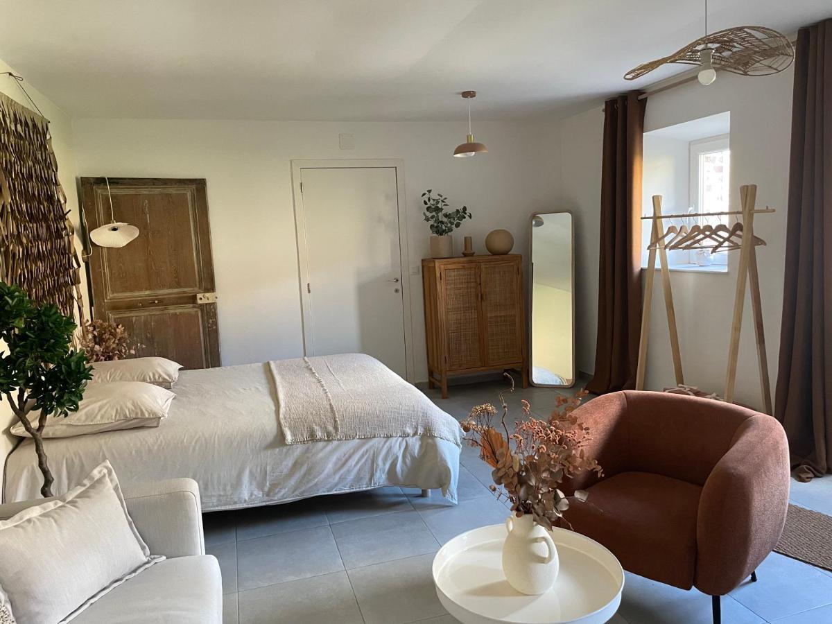 Le Studio D'Achille Tournes Extérieur photo